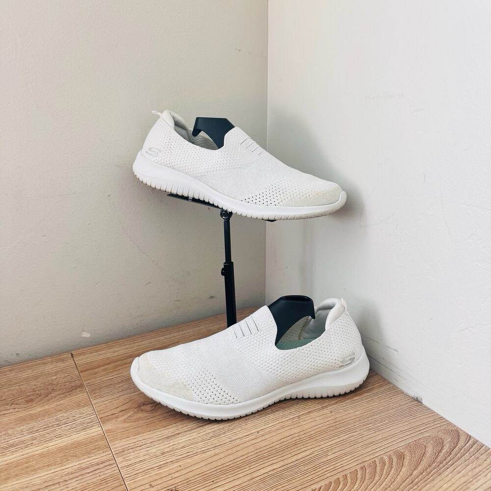 Skechers Ultra Flex 3.0 Smooth Step shoes in white Womens Size 7.5